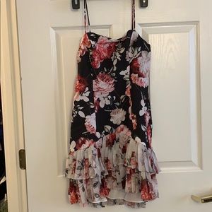 NWT Fame and Partners floral print ruffle dress